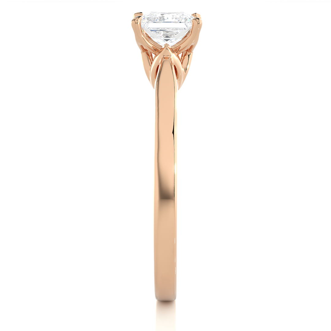 A SOLITAIRE DIAMOND RING