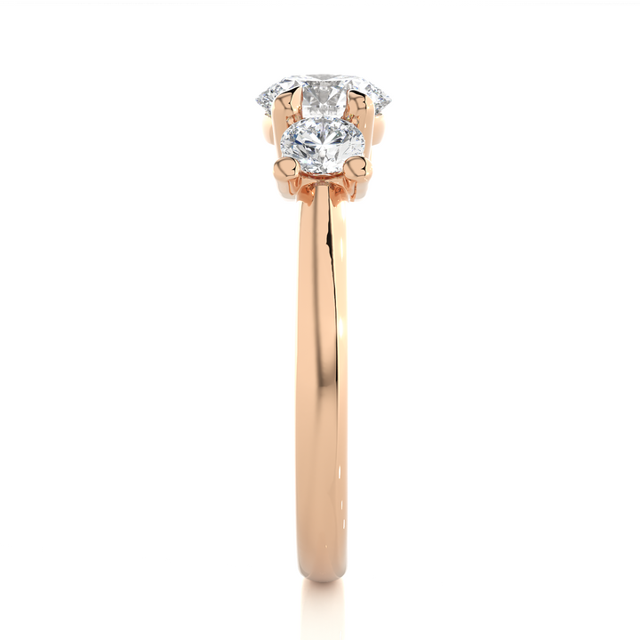 ELEGANT DIAMOND ENGAGEMENT RING