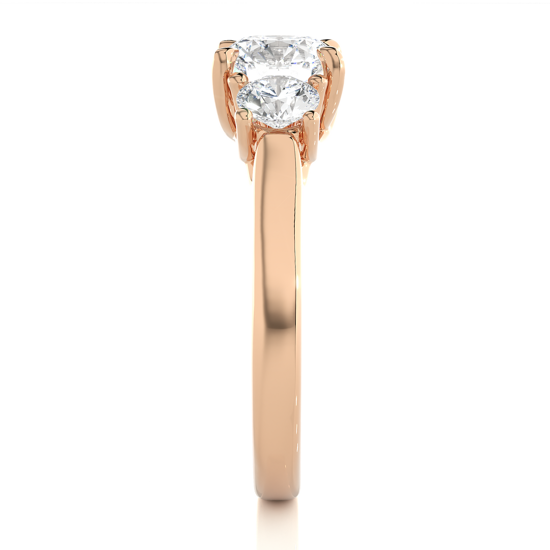 ENGAGEMENT RING SET WITH THREE ROUND SHAPE DIAMONDS