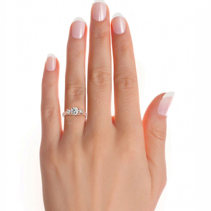 ELEGANT DIAMOND ENGAGEMENT RING