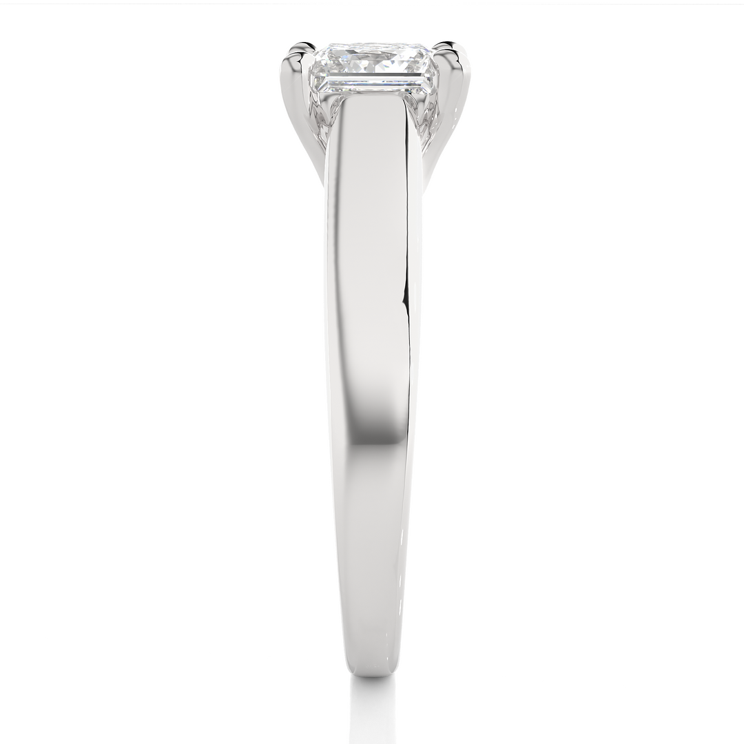 A SOLITAIRE PRINCESS  DIAMOND RING