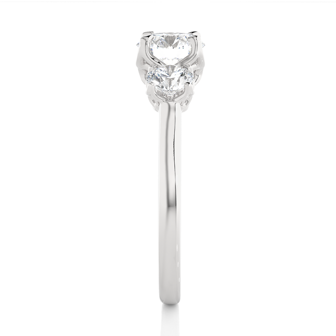 ENGAGEMENT RING SET WITH THREE ROUND SHAPE DIAMONDS