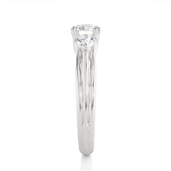 ELEGANT DIAMOND ENGAGEMENT RING