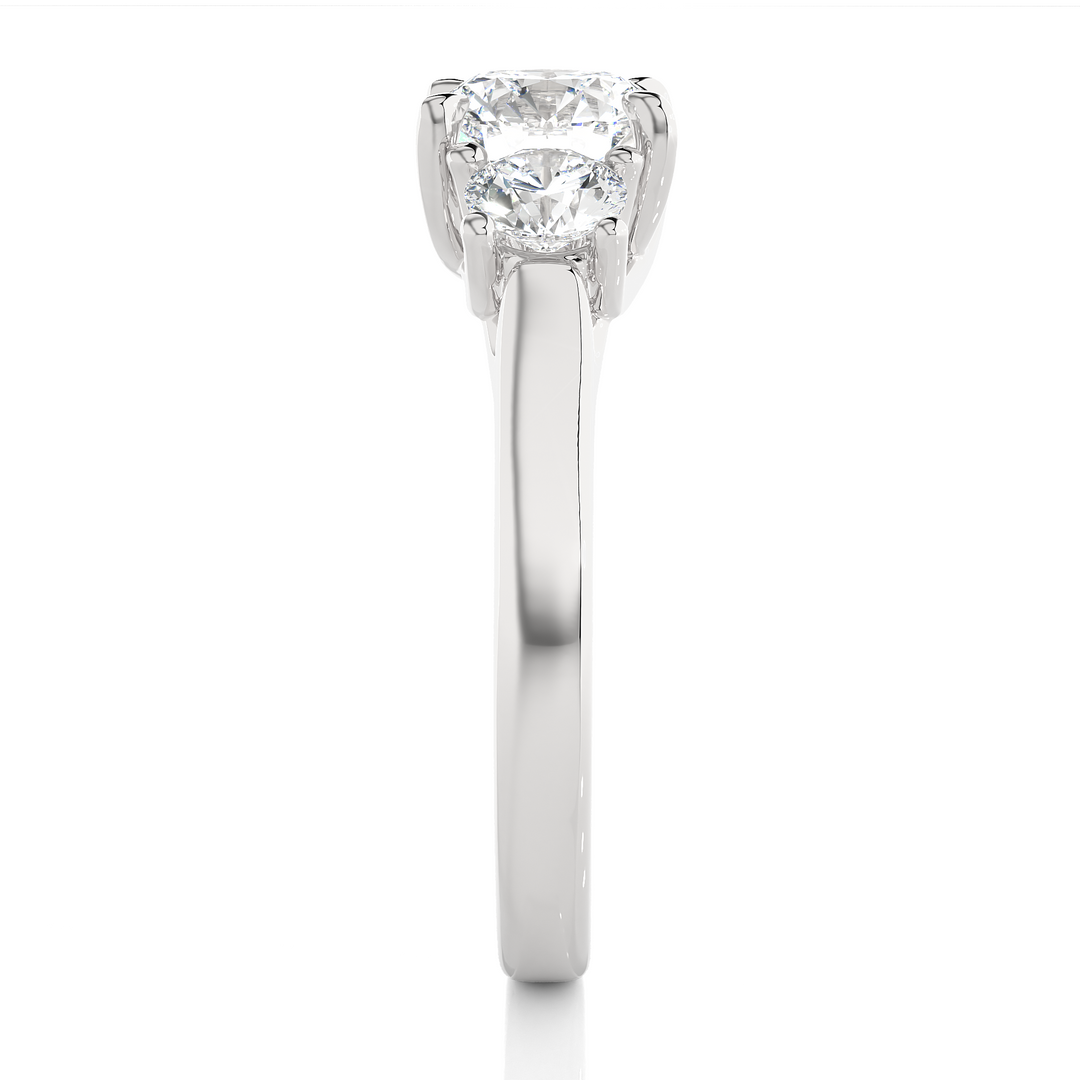 ENGAGEMENT RING SET WITH THREE ROUND SHAPE DIAMONDS