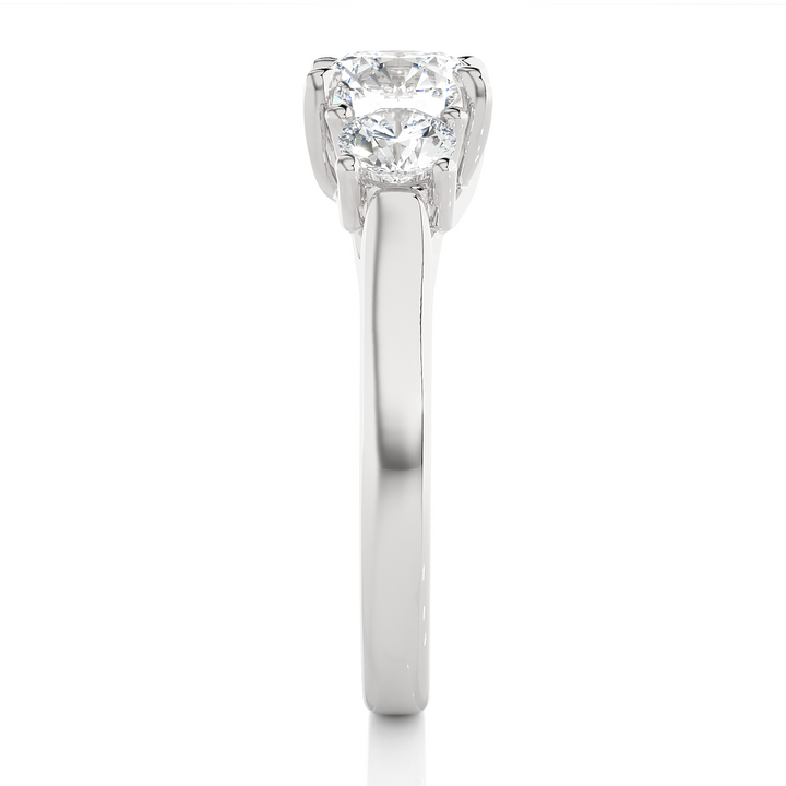 ENGAGEMENT RING SET WITH THREE ROUND SHAPE DIAMONDS