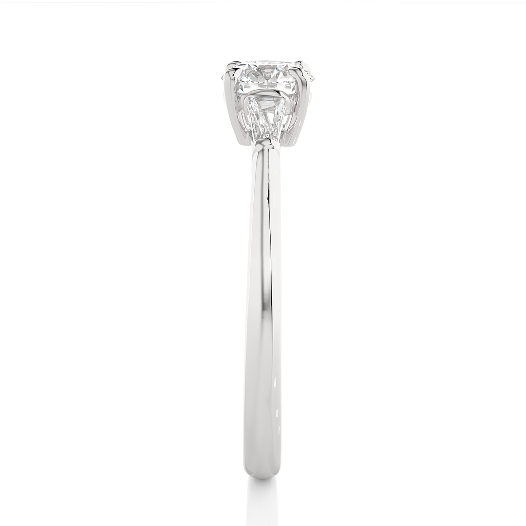ENGAGEMENT RING SET WITH ROUND  AND BAGUETTE DIAMONDS