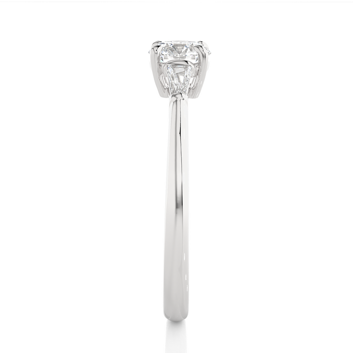 ENGAGEMENT RING SET WITH ROUND  AND BAGUETTE DIAMONDS