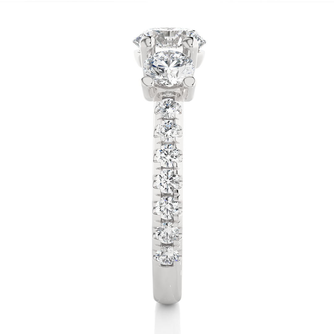 ELEGANT DIAMOND ENGAGEMENT RING
