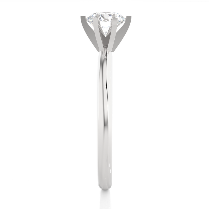 DIAMOND ROUND ENGAGEMENT RING IN PRONG SETTING