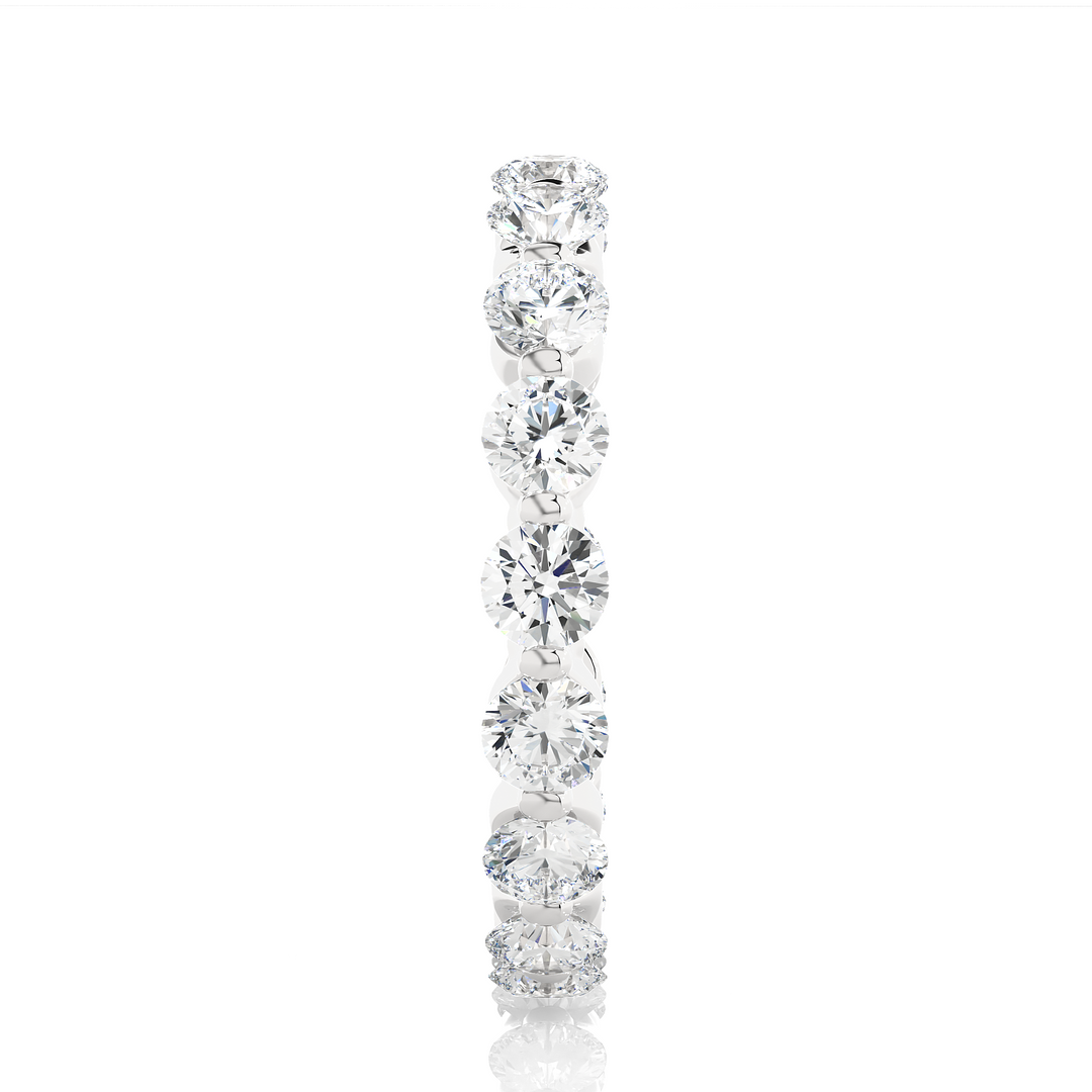 ETERNITY WEDDING RING STUDDED WITH 18 DIAMOND ROUNDS IN PRONG SETTING