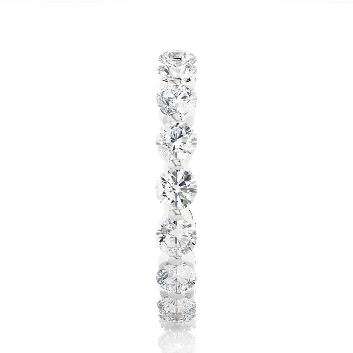 ETERNITY WEDDING RING STUDDED WITH 18 DIAMOND ROUNDS IN PRONG SETTING