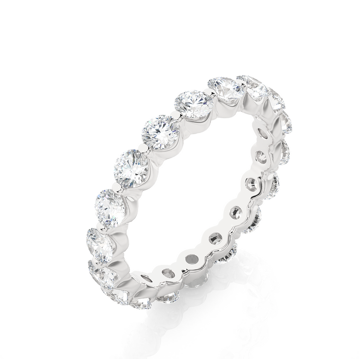 ETERNITY WEDDING RING STUDDED WITH 18 DIAMOND ROUNDS IN PRONG SETTING