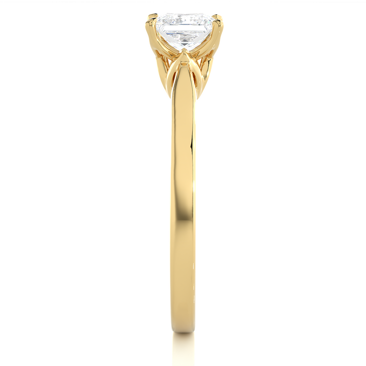 A SOLITAIRE DIAMOND RING