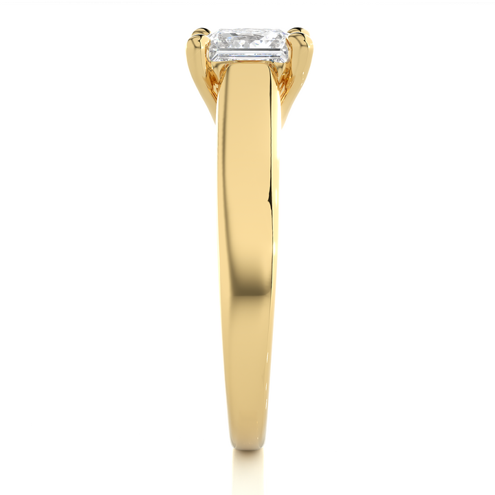 A SOLITAIRE PRINCESS  DIAMOND RING