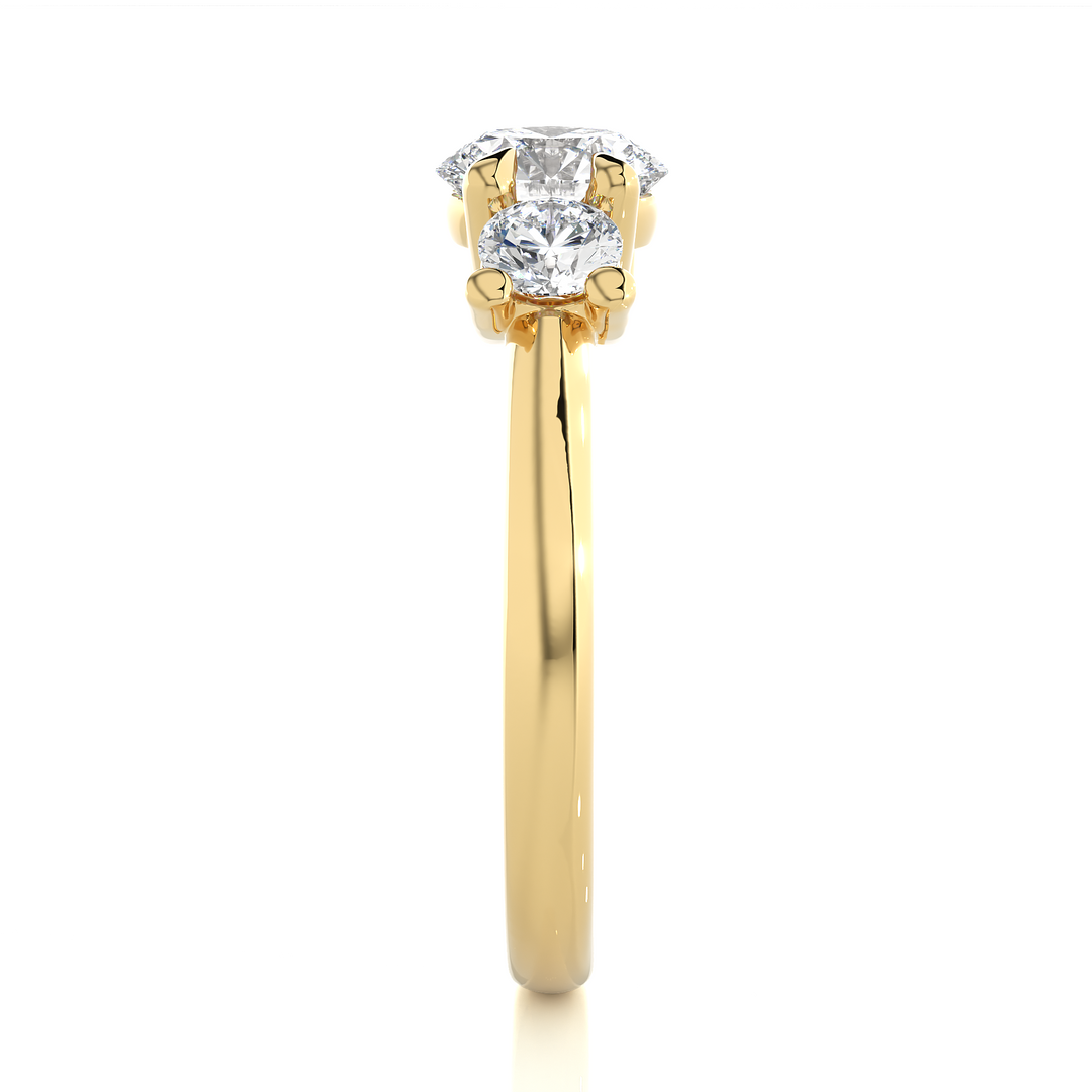ELEGANT DIAMOND ENGAGEMENT RING