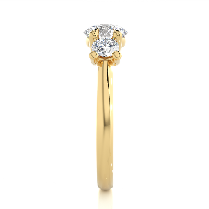 ELEGANT DIAMOND ENGAGEMENT RING
