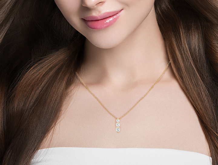 GRADUATING NECKLACE
