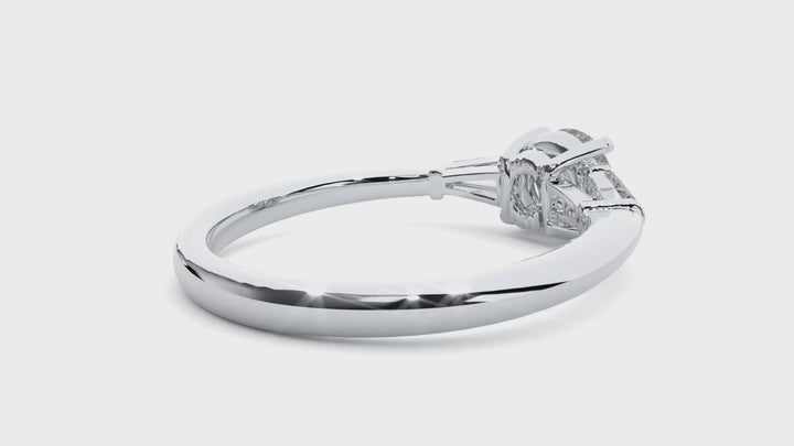 ENGAGEMENT RING SET WITH ROUND  AND BAGUETTE DIAMONDS